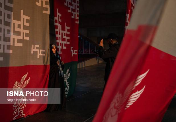 چهارمین روز جشنواره فجر اصفهان؛ «آرامبخش» و «قمارباز»، تجربه‌ای واقعی روی دو پرده