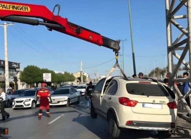 دو مصدوم بر اثر سانحه خودرویی در بلوار ساحلی بندرعباس