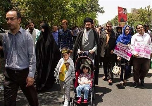 نوه رهبر انقلاب کجا به دنیا آمد؟