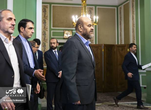 پیام معنادار «رستم» به منتقدان عکس او با یک زن