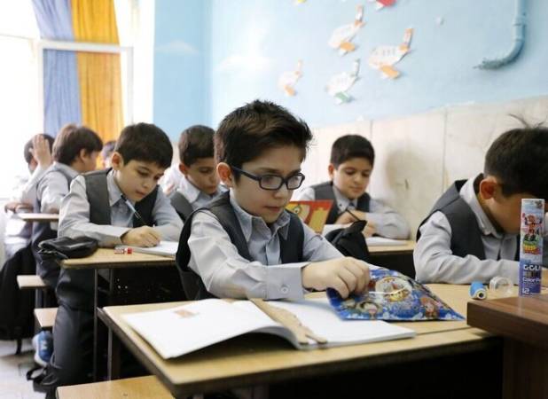 سال تحصیلی ۱۴۰۵-۱۴۰۴ تا پایان خرداد ماه ادامه خواهد داشت