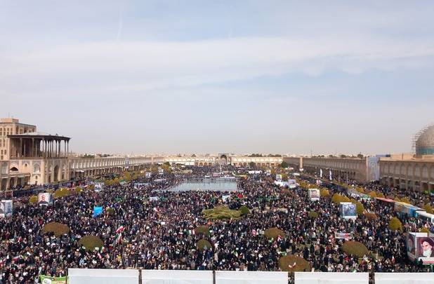 خروش نصف جهان در راهپیمایی ۲۲ بهمن میدان نقش جهان