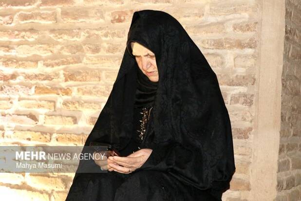 نجوای بانوان سمنانی در شب قدر؛ دعایی برای سلامتی رهبر انقلاب