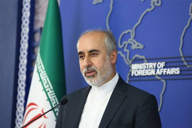  ایستادگی در مقابل نظام سلطه هزینه دارد