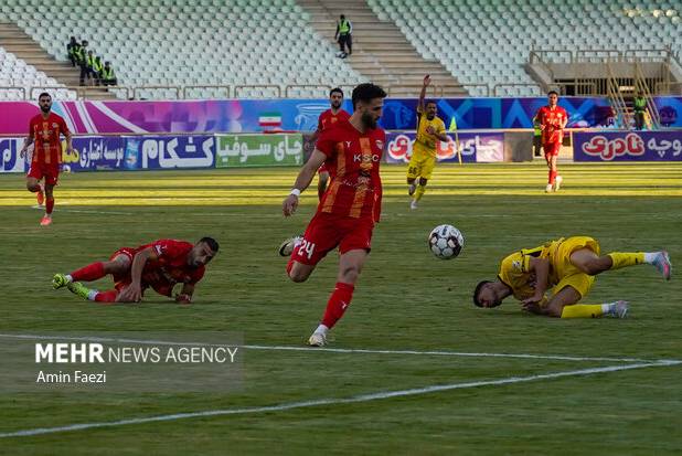 بازگشت فولاد مقابل گل‌گهر در نیمه اول