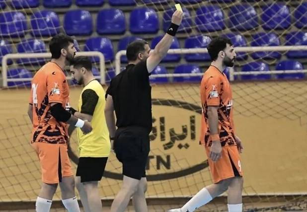 سرمربی تیم هندبال سایپا: بازیکنان تمرین و دریافتی مالی نداشتند / شرایط تیم ایده‌آل نیست!