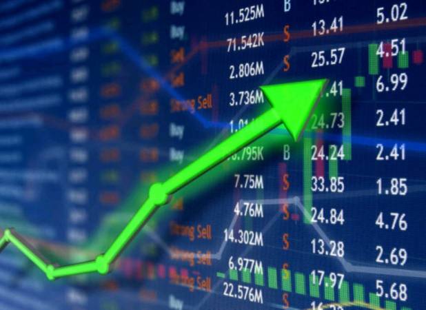 مقایسه قیمت سهام و P/E شرکت ها با سال ۹۹