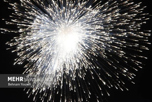 بانگ الله‌اکبر در یزد طنین‌انداز شد