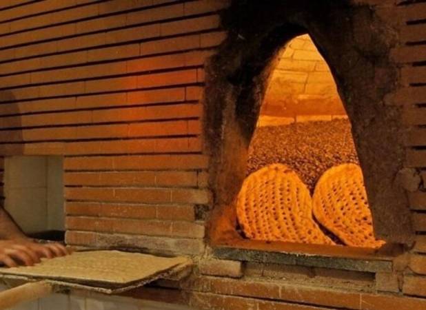 سقف فروش نان یک کیسه آرد به ۲۲ تا ۴۰ نفر/هیچ نانوایی تعطیل نیست