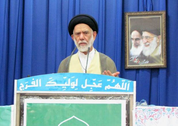 انتقاد امام جمعه بندر دیر از نگاه حداقلی به مسجد