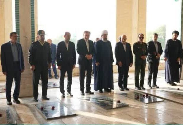 تجدید پیمان استاندار بوشهر با آرمان‌های امام و شهدا در دشتی  