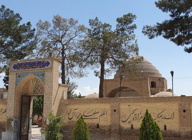 کاشی‌های امامزاده یحیی شهرری در سنت پترزبورگ