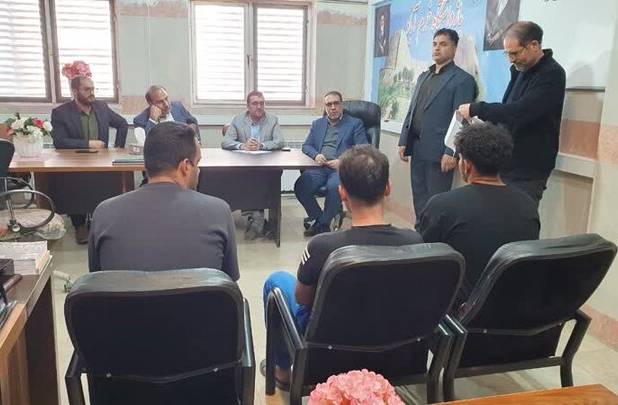 دیدار دادستان مرکز لرستان با تعدادی از افراد مرتبط با اغتشاشات اخیر