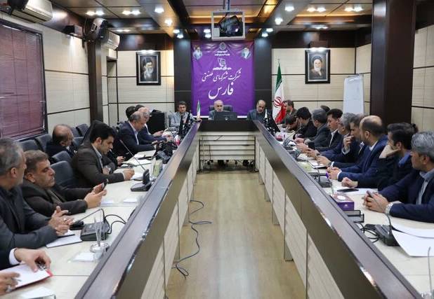 آماده‌سازی ۶۴ بسته سرمایه‌گذاری بی‌نام در فارس/ تخصیص ۲۰۰ میلیارد تومان تسهیلات به صنعت