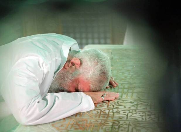 آری گرفت هرچه زِمهر رضا گرفت