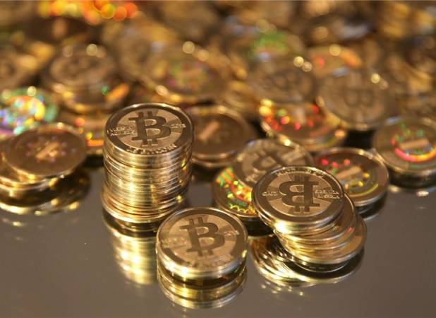 ارزش بیت کوین بیش از ۱۰ درصد سقوط کرد
