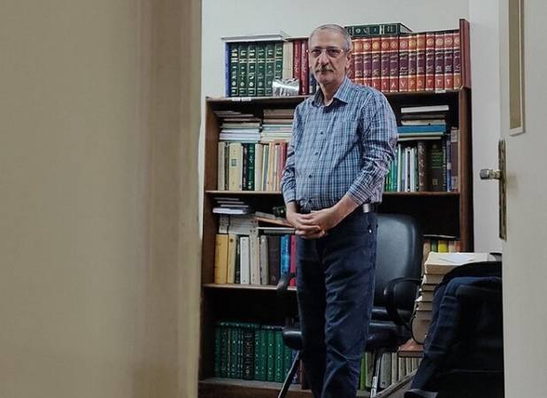 می‌توان کار تصحیح را گروهی انجام داد