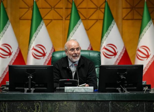 قالیباف: حقوق کارکنان و بازنشستگان حداقل ۳۲ درصد افزایش می‌یابد