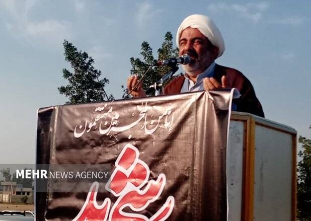 تأکید امام جمعه آب‌پخش بر توجه به اقتصاد مقاومتی و حمایت از نیازمندان