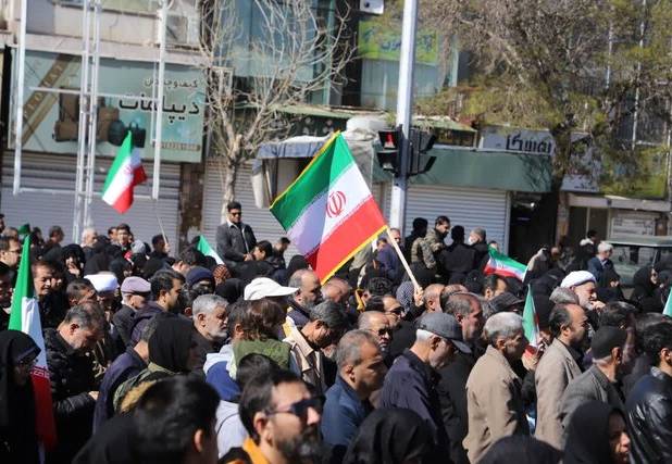 عزاداری کرمانشاهیان در سوگ رهبر شهید انقلاب