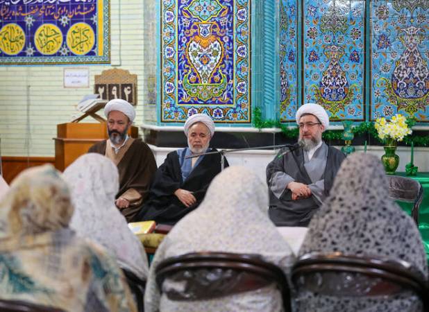 امام‌جمعه تبریز: اعتکاف تمرین عملی بریدن از دلبستگی‌های دنیوی است