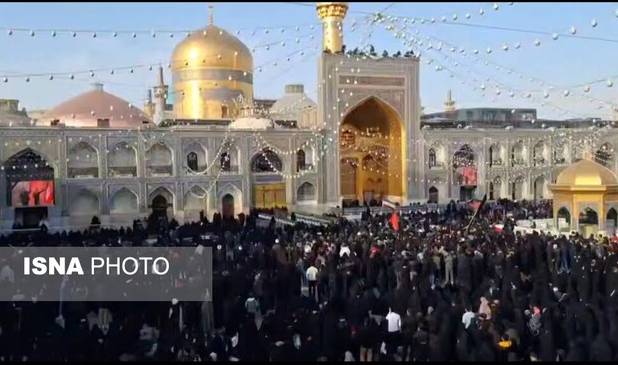 آغاز مراسم سوگواری رهبر شهید انقلاب در حرم رضوی