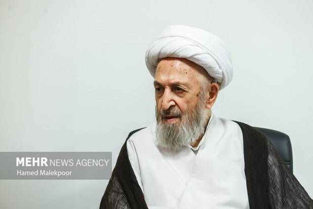 توضیح تکمیلی دفتر آیت‌الله سبحانی درباره موتورسواری بانوان