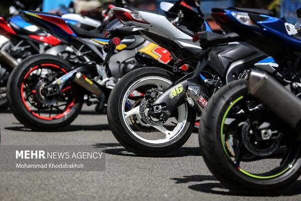 ۱۰ دستگاه موتورسیکلت قاچاق در شهرضا توقیف شد