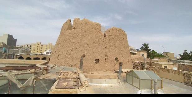 ‌آپارتمان چند طبقه بلای جان بنای ۳۰۰ ساله!