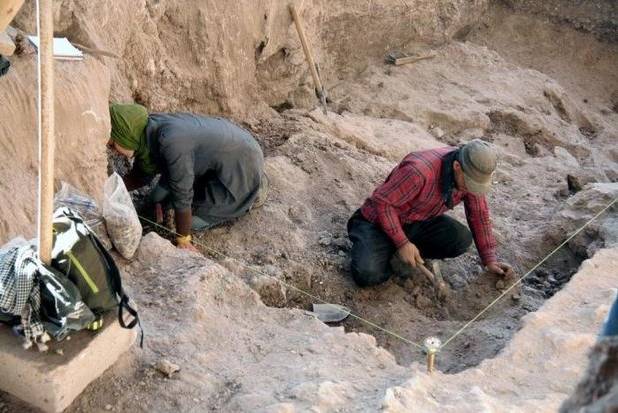 بررسی ارتباط چند تپه‌ باستانی با معدن نمک چهرآباد