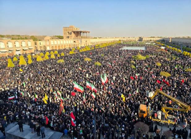 خروش عاشورایی اصفهان؛«نحن منتقمون» فریاد عزاداران در وداع با رهبر شهید