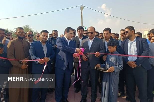 ورزشگاه روستای دهنو افتتاح شد