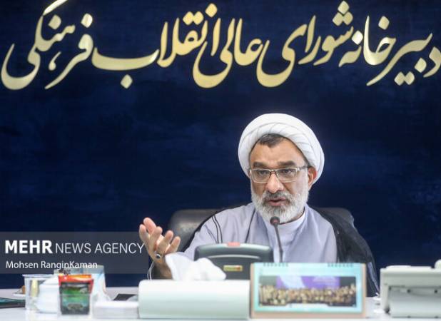 انتقاد دبیر شورای عالی انقلاب فرهنگی از وزارت علوم و روسای دانشگاه‌ها