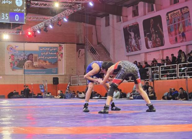 نبرد نوجوانان برای پیراهن تیم ملی؛ هیجان در آکادمی کشتی کرمان