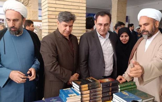 نمایشگاه علوم قرآنی و عترت در ایلام گشایش یافت