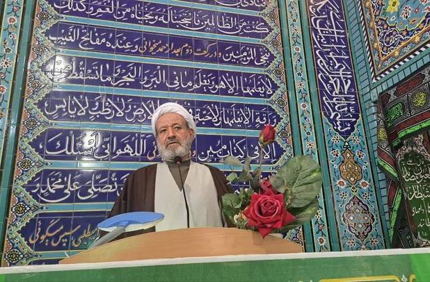 تأکید امام‌جمعه اردستان بر ضرورت پاسداشت حرمت ماه رمضان و اهمیت تلاوت