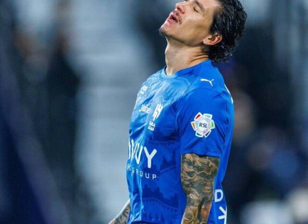 الهلال مهاجم سابق لیورپول را کنار گذاشت/ تمدید قرارداد کولیبالی