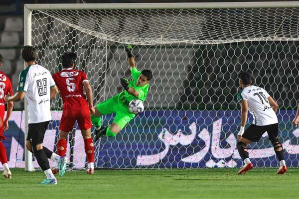 زمان دیدار پرسپولیس و استقلال تغییر کرد