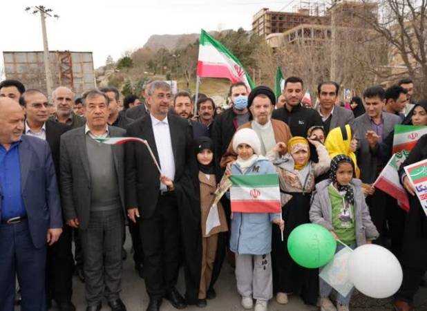 حضور نماینده ولی‌فقیه در لرستان و استاندار در راهپیمایی ۲۲ بهمن