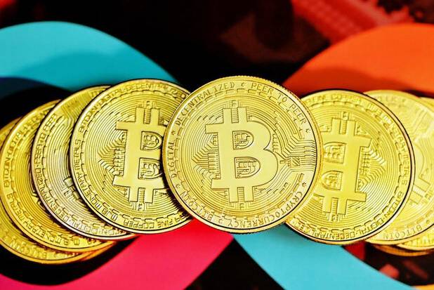 قیمت بیت‌کوین از ۵۵ هزار دلار عبور کرد