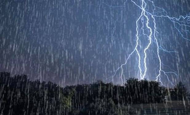 بارش پراکنده باران در تهران/وزش باد شدید در نیمه جنوبی استان