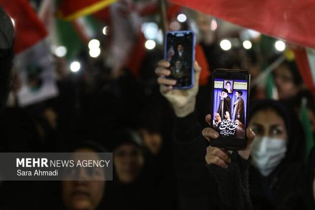 اصفهانی‌ها همچنان در سوگ رهبر شهید میدان‌داری می‌کنند