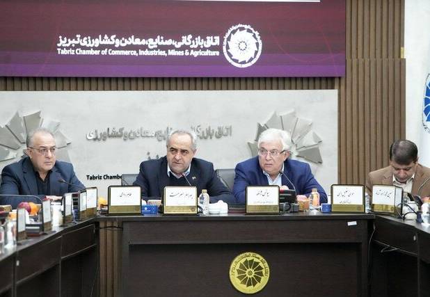 استاندار: ایستگاه‌های پست‌برق آذربایجان‌شرقی، کفاف متقاضیان نیروگاه‌های خورشیدی را نمی‌دهد