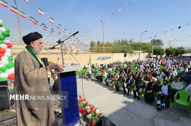 امام جمعه دیر: ۲۲ بهمن روز عزت ملت ایران است