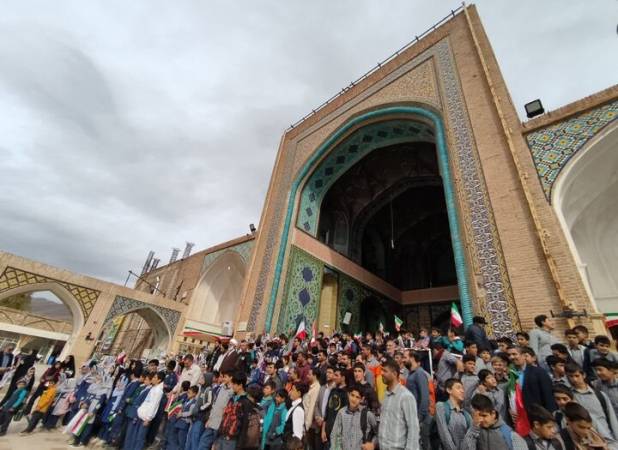 حضور پرشور مردم مشهد اردهال کاشان در راهپیمایی ۲۲ بهمن