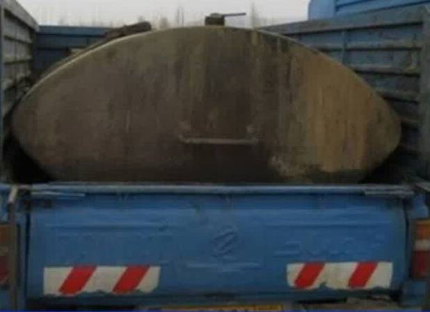 توقیف وانت نیسان حامل سوخت فاقد مجوز در پلدختر