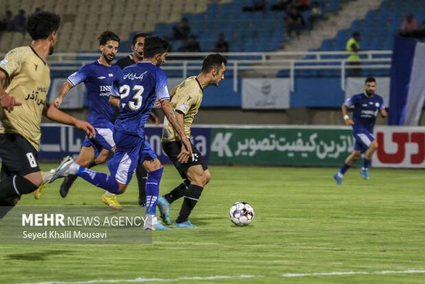 تساوی شمس آذر و استقلال خوزستان در نیمه اول