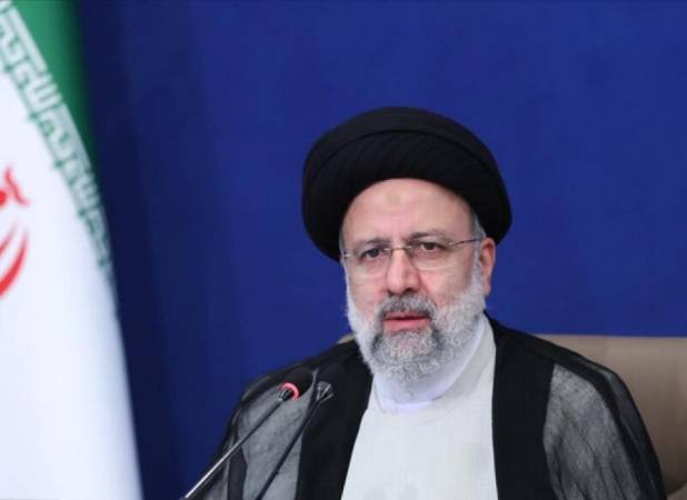 دشمن با تحریم به دنبال ترور اقتصاد ما است