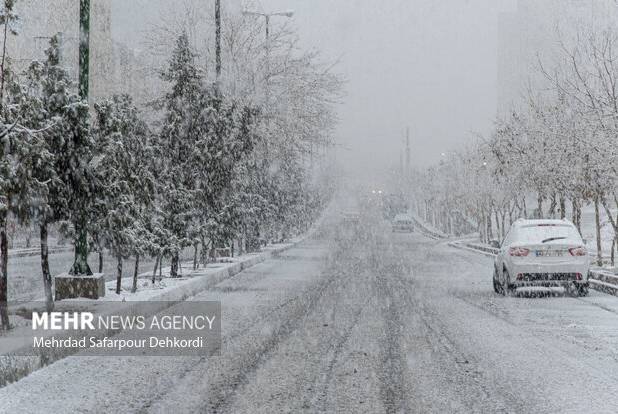 آخرین وضعیت ترافیکی جاده‌های کشور؛ بارش برف و باران در ۷ استان