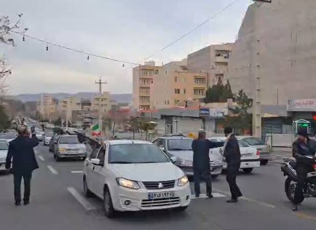 کاروان‌های خودرویی عزاداران تبریزی در سوگ رهبر شهید به خیابان آمدند